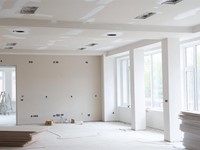 ¿Por qué es crucial contratar profesionales para una rehabilitación de vivienda?